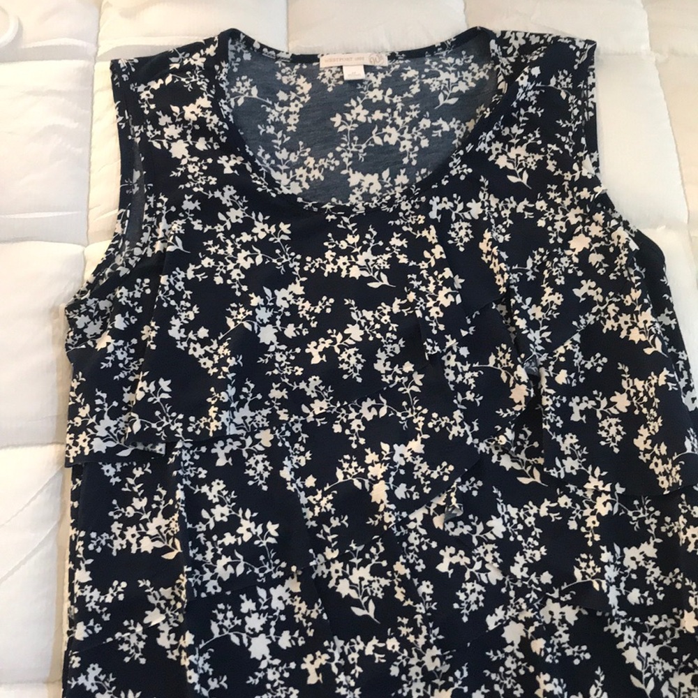 Sleeveless blouse